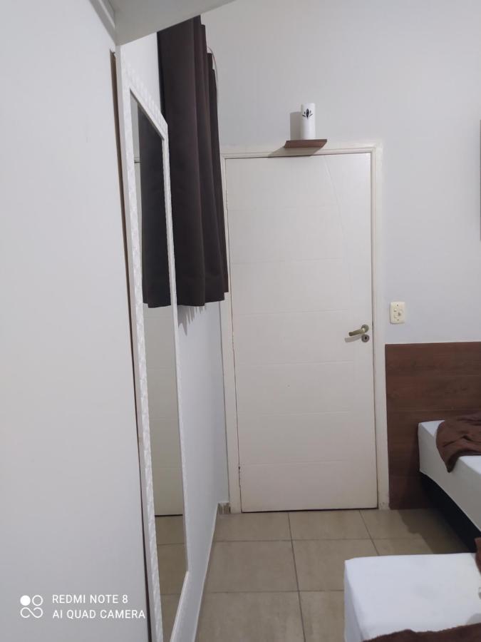 Pousada Quarto Com Ventilador,Ar Frigobar E Garagem Aparecida  Luaran gambar